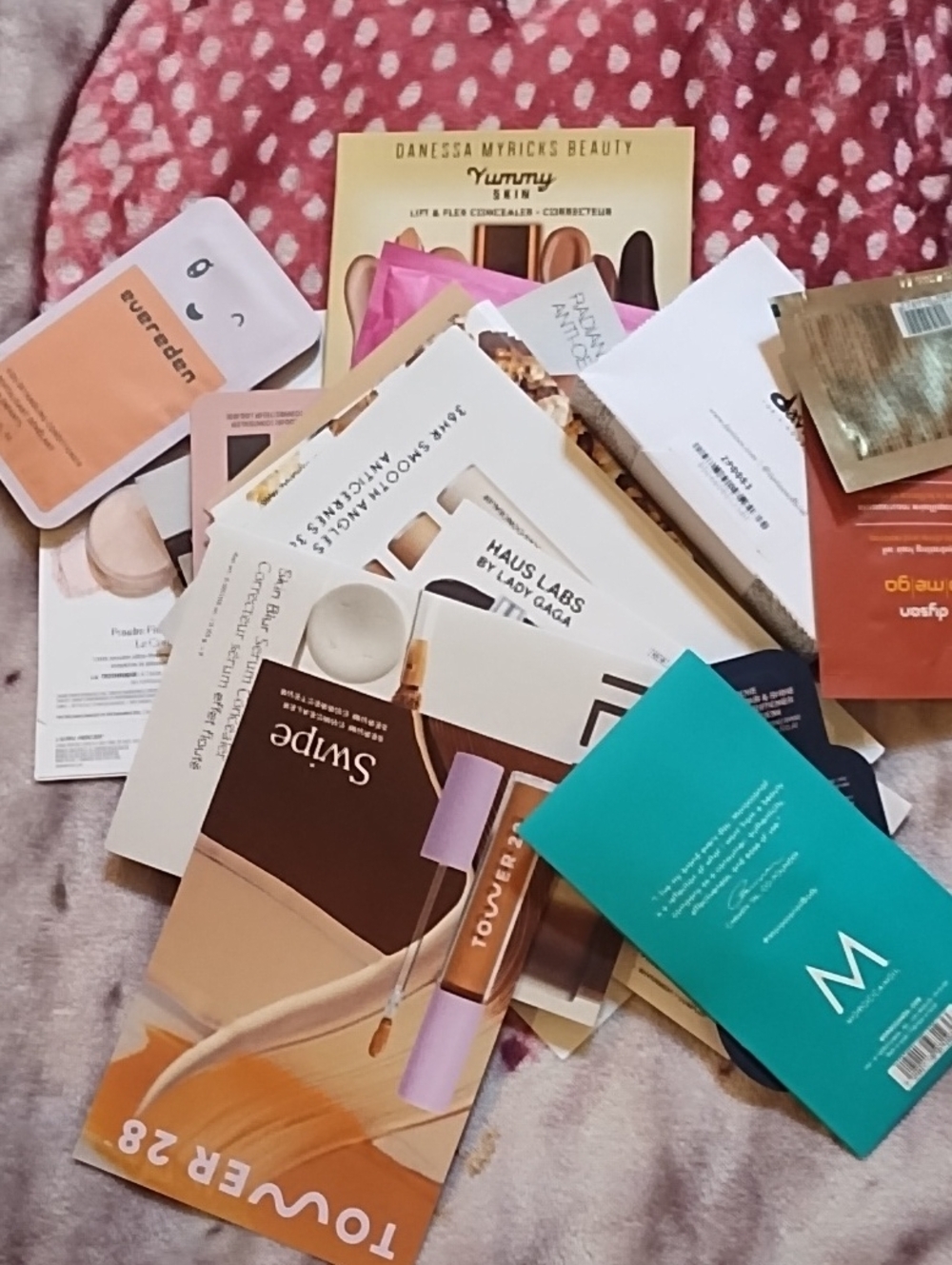 Assorted Women’s Cosmetics Hair Sample Pack - Mixed Brands -